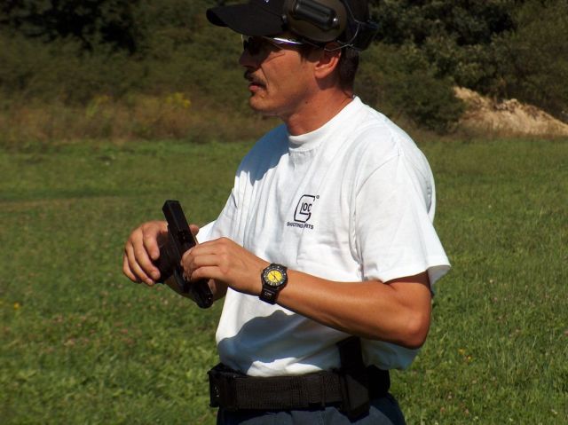 articles: hivatasosvadasz2006_04.jpg articles: hivatasosvadasz2006_04.jpg